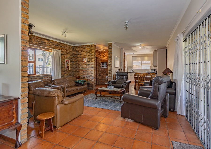 4 Bedroom Property for Sale in Amandelrug Western Cape